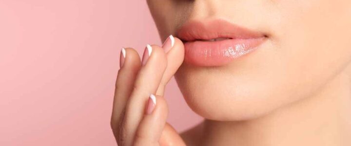 Tarif chirurgie esthétique de réduction lèvres : combien ça coûte ?